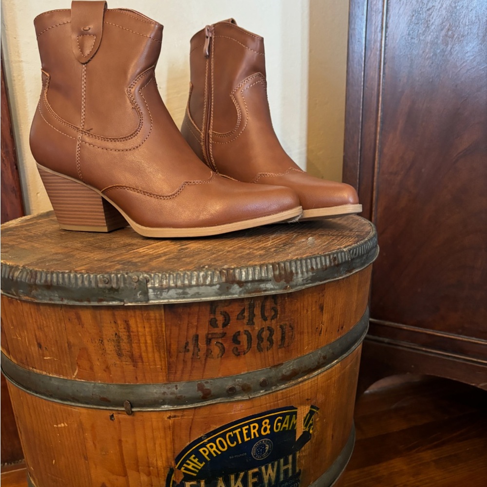 Brown Ankle Boots with Block Heel - Picture 1 of 2